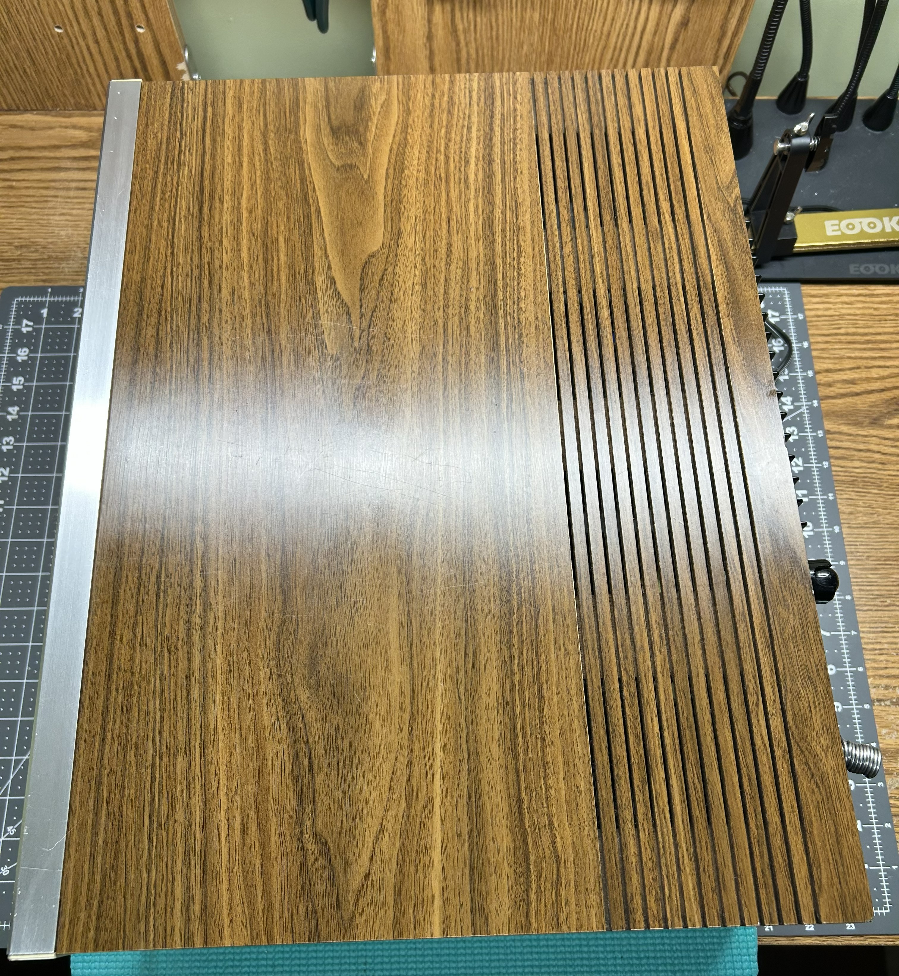 Cleaned walnut-look cabinet of restored Sansui G-5000